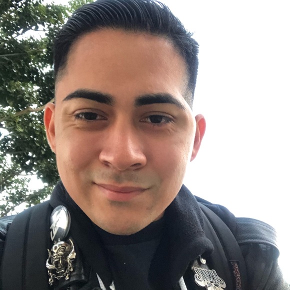 Meet your Posher, Nick - Picture 2 of 5